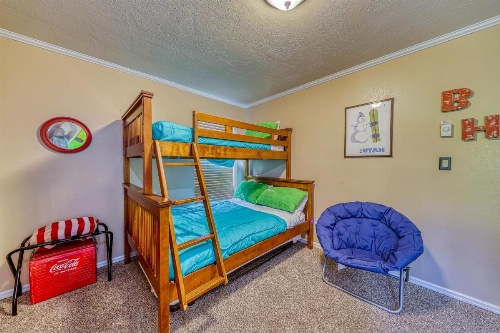 Paradise in the Pines image 16