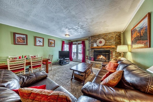 Paradise in the Pines image 21