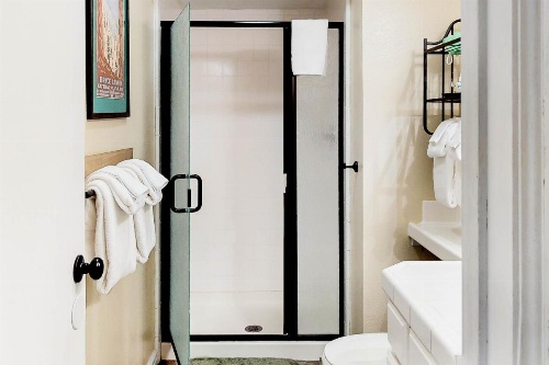 Paradise in the Pines image 24