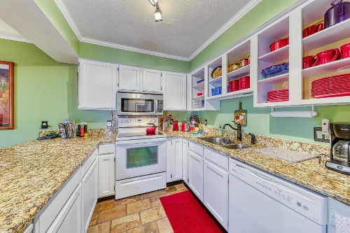 Paradise in the Pines image 6