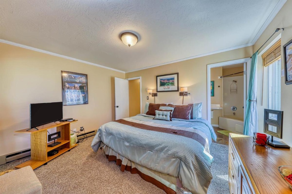 Paradise in the Pines